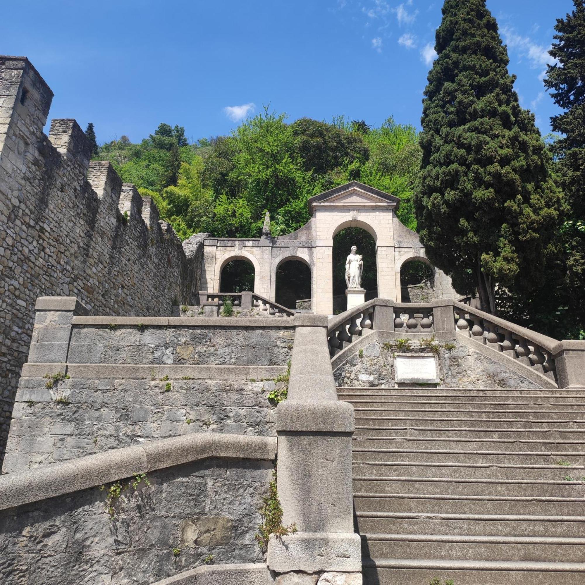 Torre Ca Emo, La Mansarda Di Serravalle 维托里奥·威尼托 外观 照片